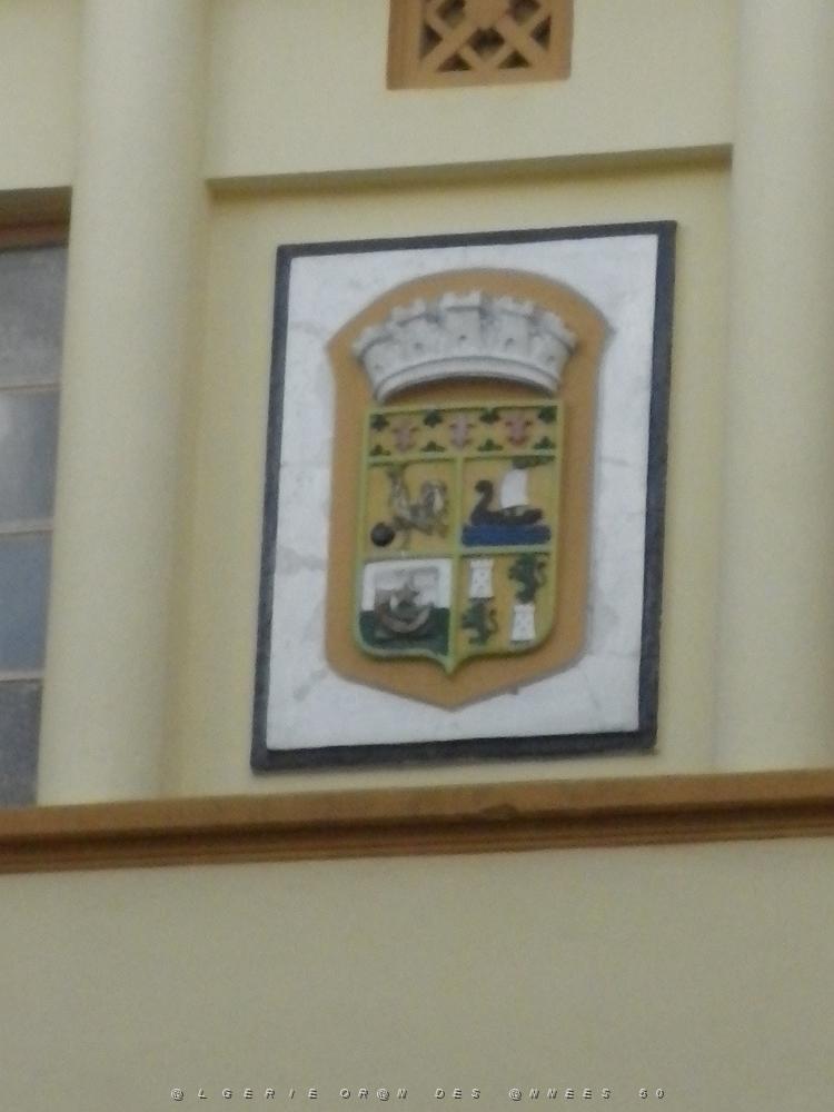 512  blason  d'oran sur ecole jules renard.JPG
